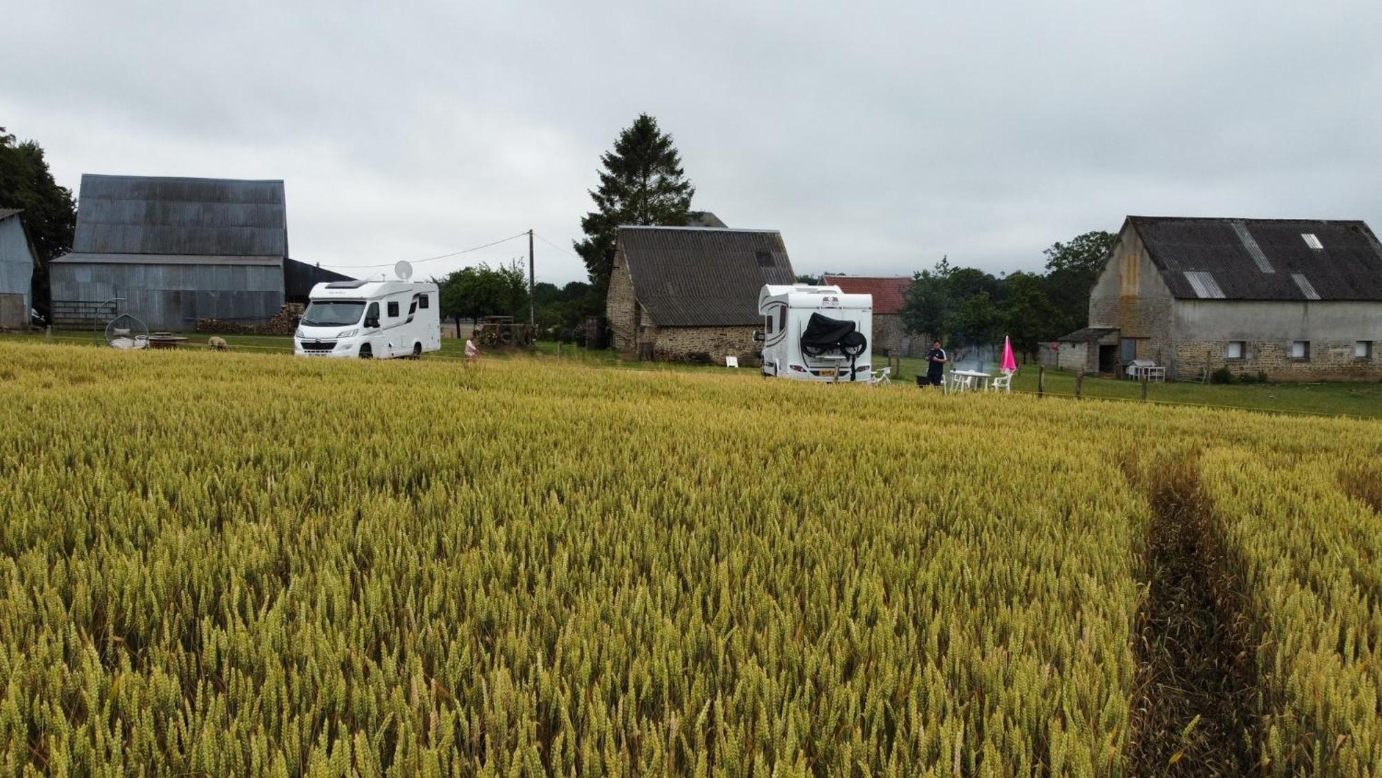 Campsite La Billardiere A La Ferme Le Menil-Ciboult