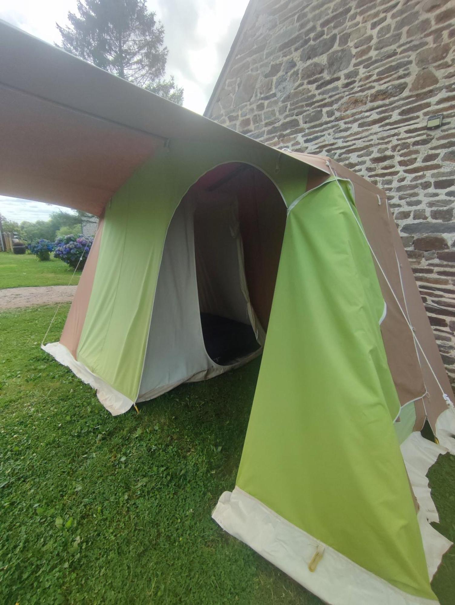 La Billardiere A La Ferme *